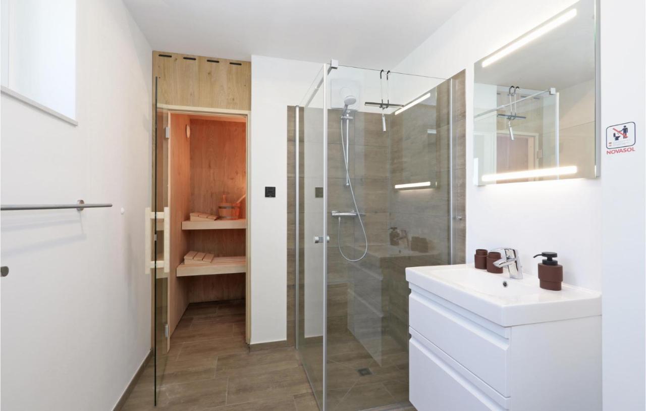 Amazing Home In Lembruch-Duemmer See With Sauna 외부 사진