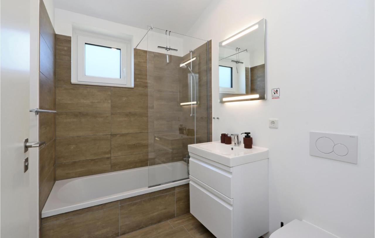 Amazing Home In Lembruch-Duemmer See With Sauna 외부 사진